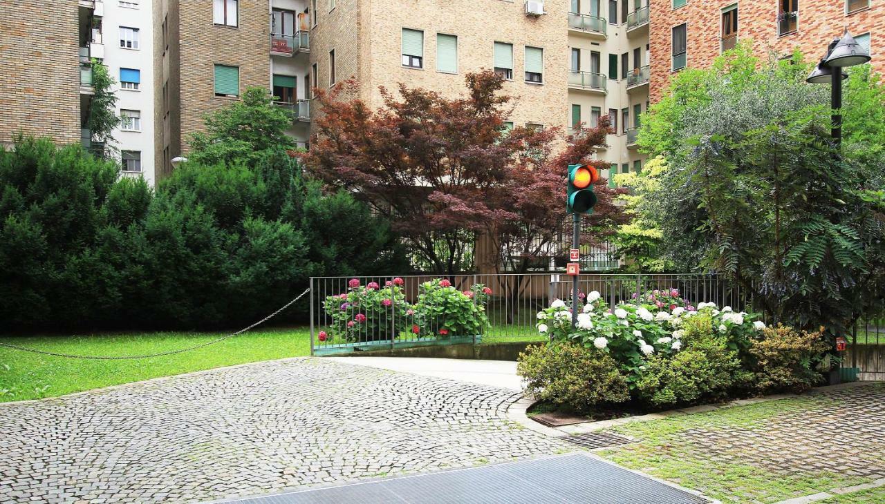 Residenza Porta Romana Milan Bagian luar foto